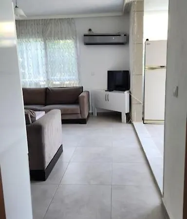 Tolle Gartenwohnung Am 아파트 쿠사다시